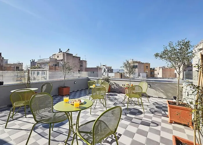Be Based Near Acropolis, In An Exquisite Studio!