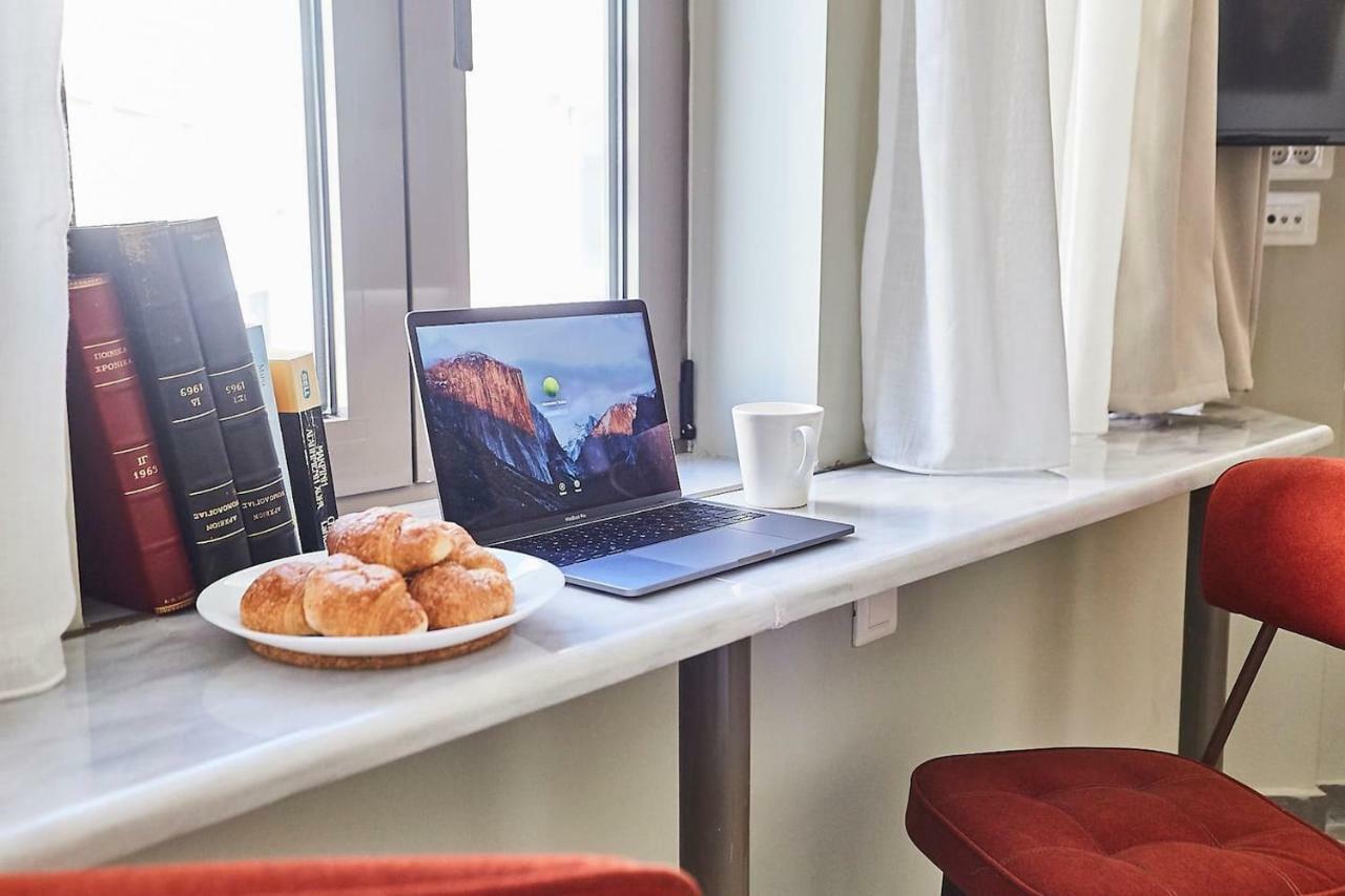 Be Based Near Acropolis, In An Exquisite Studio! Athens