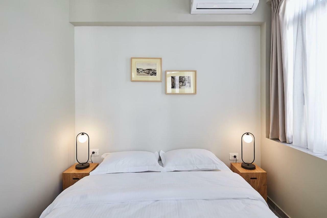Be Based Near Acropolis, In An Exquisite Studio!